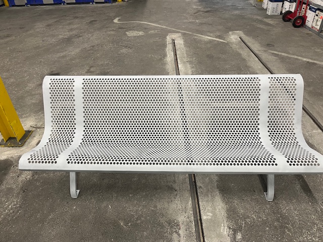 Banc métallique.